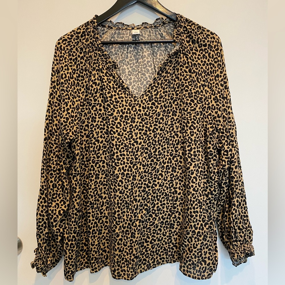 Old Navy animal print rayon blouse. Size large. Like new.
